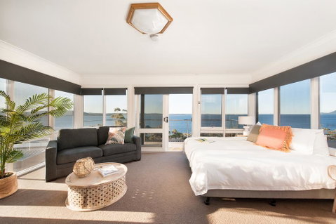 Tranquil Waters - With Mesmerising Waterviews - Surfers Gold Coast 0
