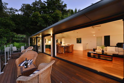 Trinity Beach Hideaway - Surfers Gold Coast 3