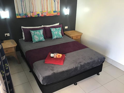 Tropical Lodge - Surfers Gold Coast 1