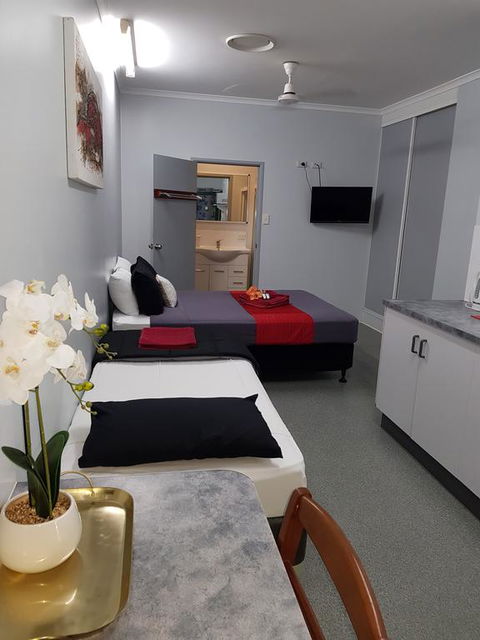 Tropical Lodge - Surfers Gold Coast 3