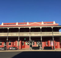 Tumut Star Hotel - Surfers Gold Coast