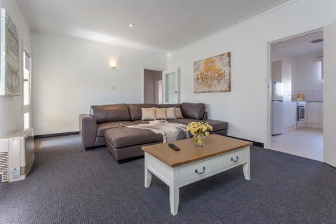 Twelve Errard - Surfers Gold Coast 0