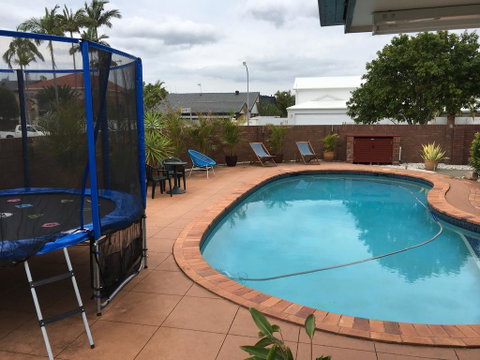 Two Bedroom Guesthouse Bundall - Surfers Gold Coast 2