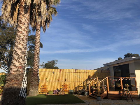 Unique Quiet Bungalow Little Bali Geelong - Surfers Gold Coast 0