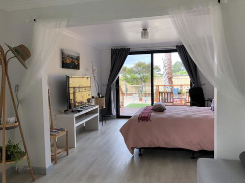 Unique Quiet Bungalow Little Bali Geelong - Surfers Gold Coast 1