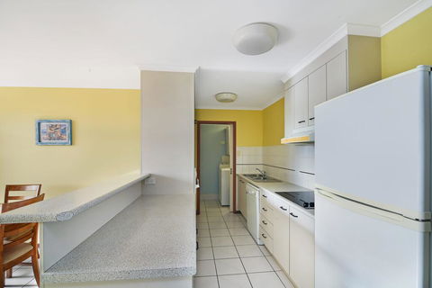 Vaai Moana - 5/10 Oriole Avenue - Surfers Gold Coast 2