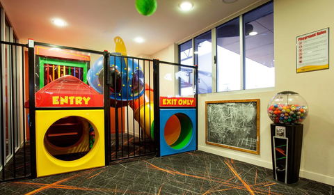 Vale Hotel - Surfers Gold Coast 3