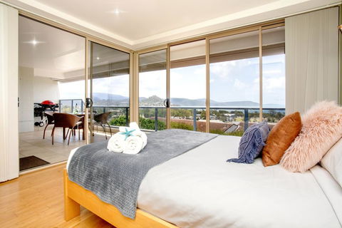 VIEWS ON ELSHEBY - Surfers Gold Coast 1