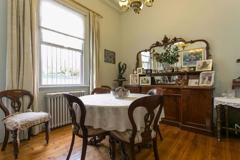 VIGNACOURT MANSION RICHMOND HILL - Surfers Gold Coast 1