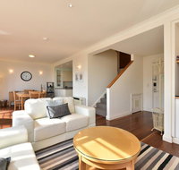 Villa Executive 2br Viti Resort Condo located within Cypress Lakes Resort nothing is more central - Surfers Gold Coast