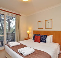Villa Spa Executive 1br Merlot Resort Condo located within Cypress Lakes Resort nothing is more central - Surfers Gold Coast