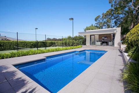 Vue De La Mer Luxury Family Retreat With Tennis Court, Pool, Spa, Water Views - Surfers Gold Coast 3