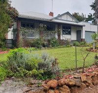 Walnut Cottage - 2 bedroom pet friendly country cottage - Surfers Gold Coast