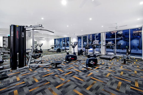 Waterford Apartments - Surfers Gold Coast 1