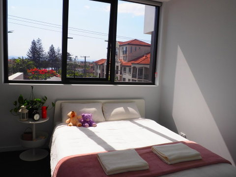 Waterfront Quiet Room - Surfers Gold Coast 0
