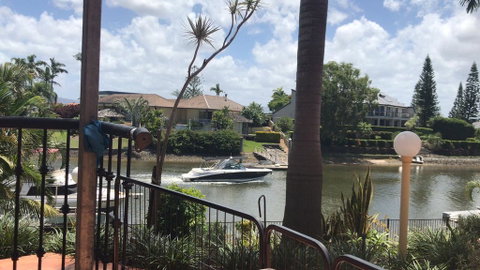 Waterfront Sorrento - Surfers Gold Coast 1