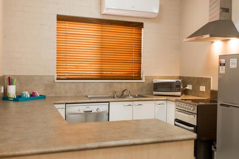 Blazing Stump Motel & Suites - Surfers Gold Coast 30
