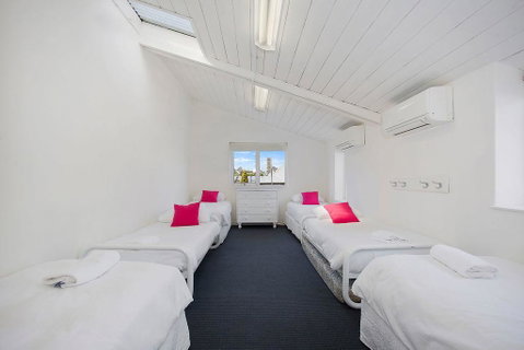 Plummers Mill - Central Townhouse - Surfers Gold Coast 7