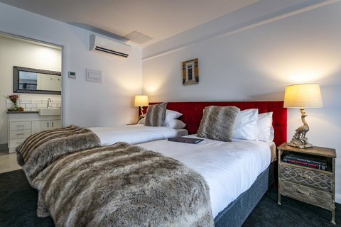 Daylesford Art Motel - Surfers Gold Coast 3