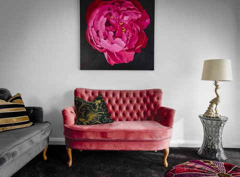 Daylesford Art Motel - Surfers Gold Coast 1