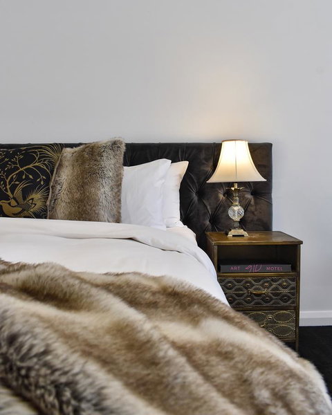 Daylesford Art Motel - Surfers Gold Coast 15