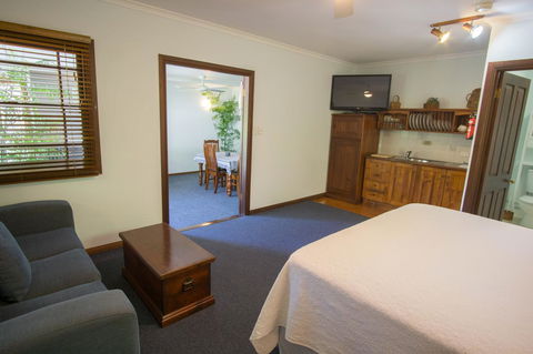 Debbie\'s Place - Surfers Gold Coast 42
