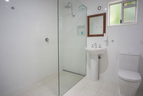 Debbie\'s Place - Surfers Gold Coast 16
