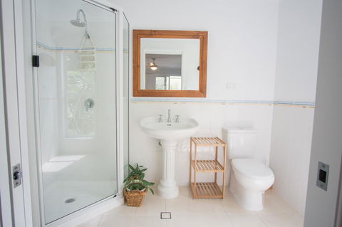 Debbie\'s Place - Surfers Gold Coast 10