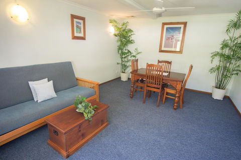 Debbie\'s Place - Surfers Gold Coast 39