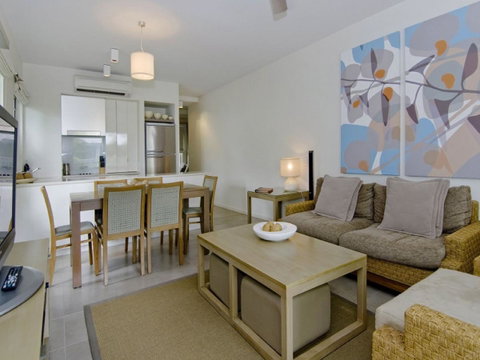 Beach Club Port Douglas Luxury Apartments - Surfers Gold Coast 2
