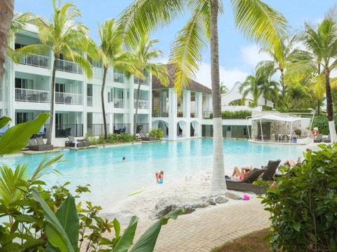 Beach Club Port Douglas Luxury Apartments - Surfers Gold Coast 0