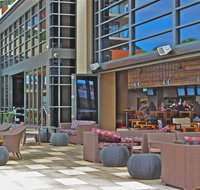 Oaks Mon Komo - Surfers Gold Coast