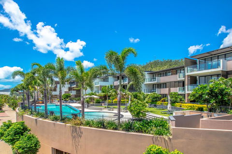 Mirage Whitsundays - Surfers Gold Coast 32