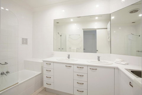 Noosa Shores Resort - Surfers Gold Coast 1