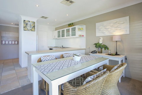 Noosa Shores Resort - Surfers Gold Coast 24