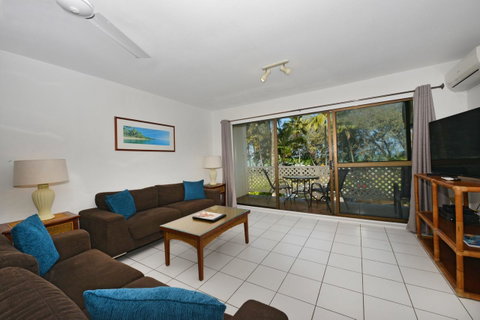 Seascape Holidays At Beachfront Terraces - Surfers Gold Coast 4