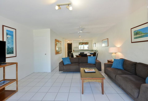 Seascape Holidays At Beachfront Terraces - Surfers Gold Coast 12