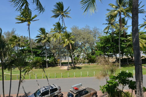 Seascape Holidays At Beachfront Terraces - Surfers Gold Coast 27