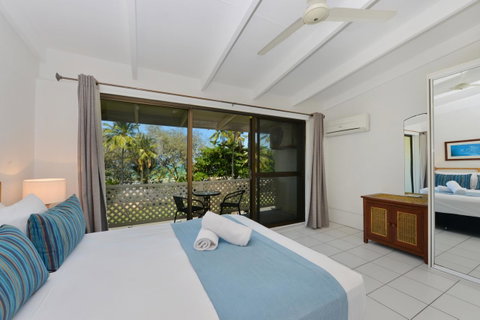 Seascape Holidays At Beachfront Terraces - Surfers Gold Coast 5