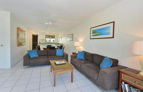 Seascape Holidays At Beachfront Terraces - Surfers Gold Coast 10