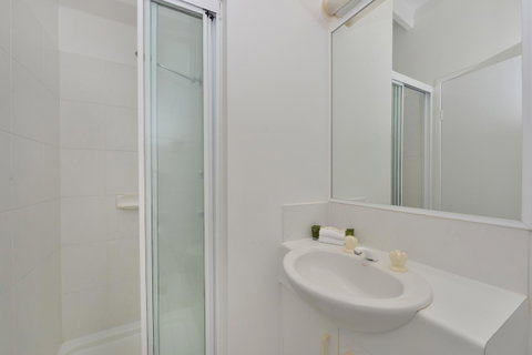 Seascape Holidays At Beachfront Terraces - Surfers Gold Coast 7