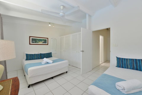 Seascape Holidays At Beachfront Terraces - Surfers Gold Coast 6