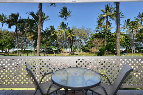 Seascape Holidays At Beachfront Terraces - Surfers Gold Coast 2