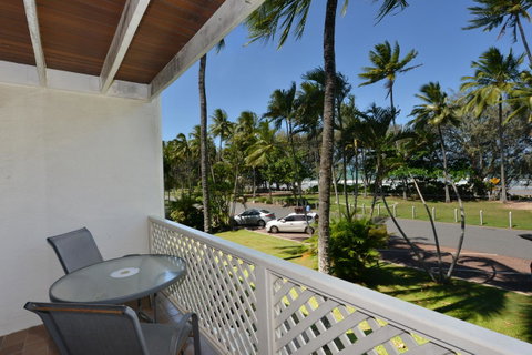 Seascape Holidays At Beachfront Terraces - Surfers Gold Coast 13