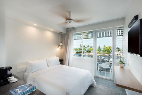 Heart Hotel And Gallery Whitsundays - Surfers Gold Coast 5