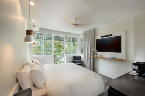 Heart Hotel And Gallery Whitsundays - Surfers Gold Coast 3
