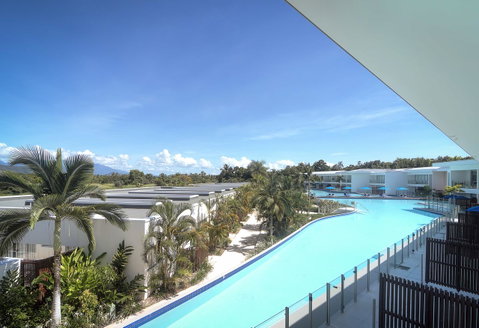Pool Resort Port Douglas - Surfers Gold Coast 11