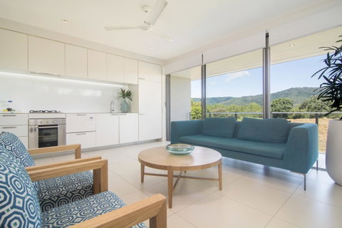 Pool Resort Port Douglas - Surfers Gold Coast 13