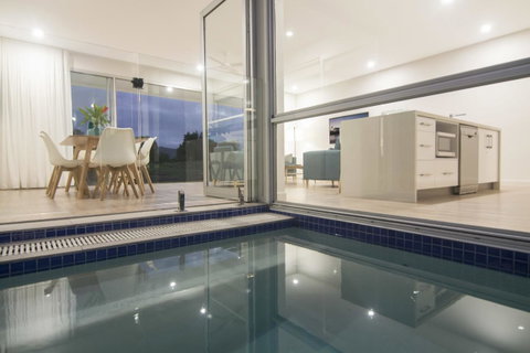 Pool Resort Port Douglas - Surfers Gold Coast 36