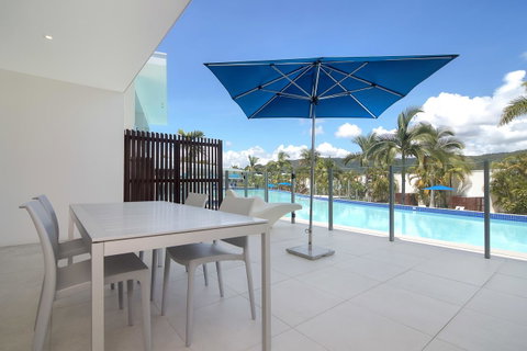 Pool Resort Port Douglas - Surfers Gold Coast 9